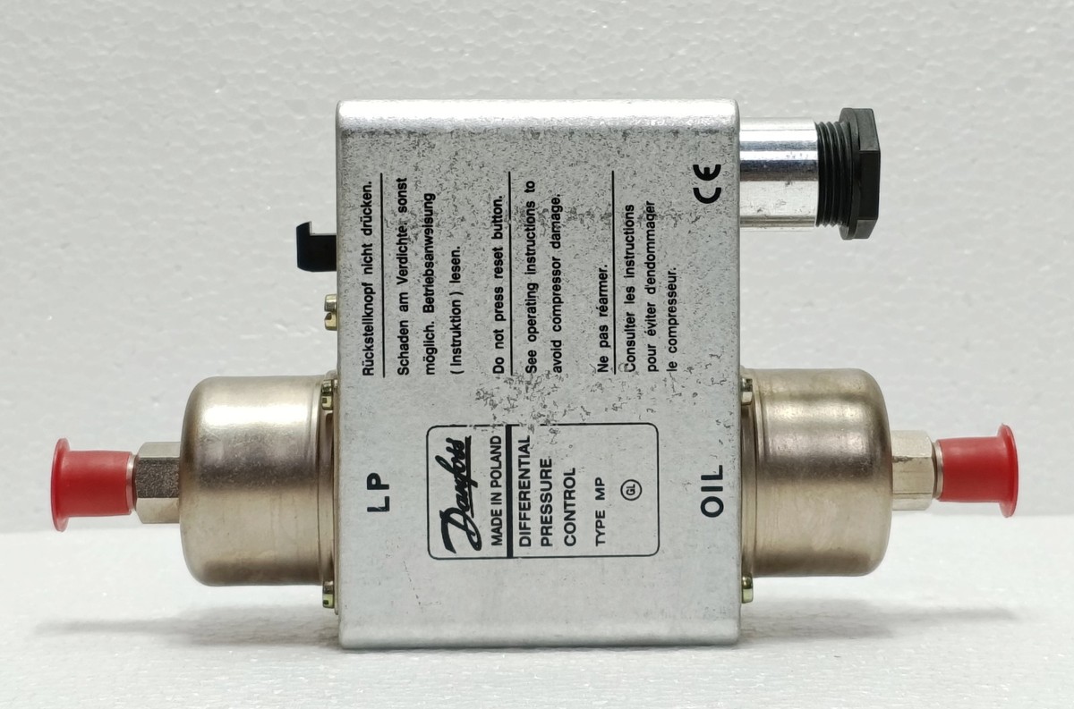 90s Delay (060B016866) Danfoss MP54 Oil Pressure Differential Switch - Image 2